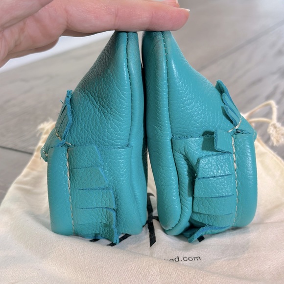 Sz 2, Freshly Picked Fringed Soft Soles with Dustcover, Turquoise - Picture 3 of 4